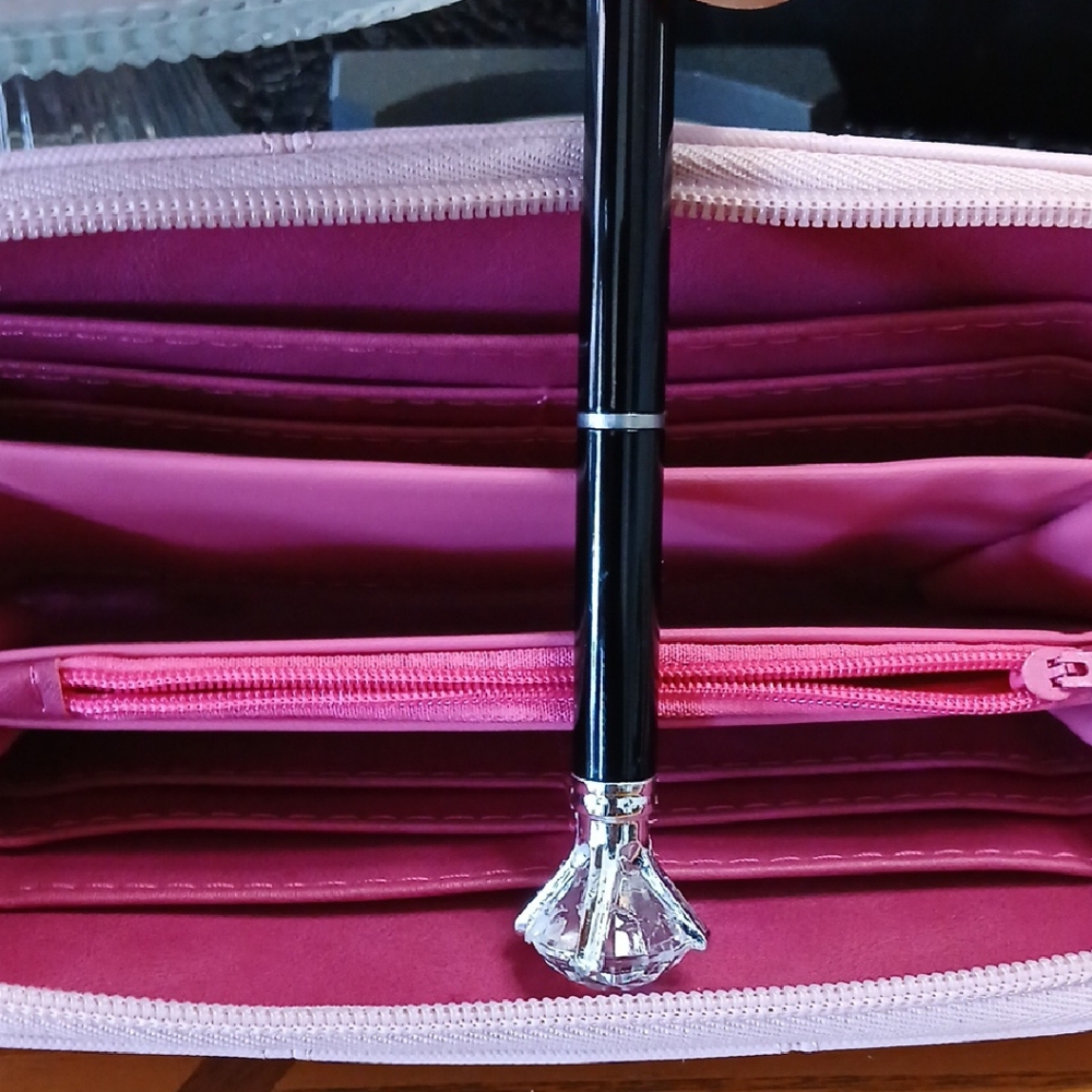 Mercedes-Benz Parfum Pink  Wallet - Picture 8 of 8